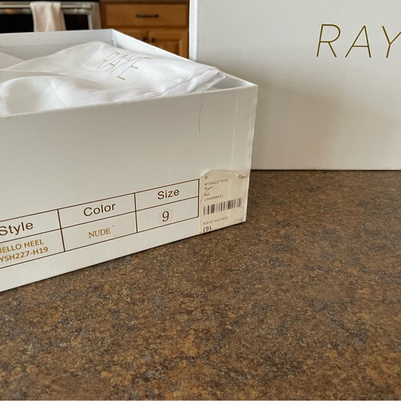 RAYE HELLO HEEL NUDE- size 9 - Picture 4 of 7